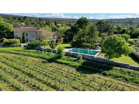 elégante propriété de charme face au luberon