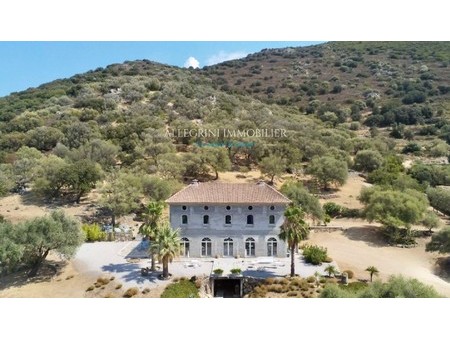 villa de luxe à vendre à l'l'île-rousse