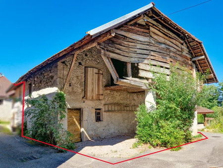 jongieux : grange à rénover environ 140 m2 sur 2 niveaux sur