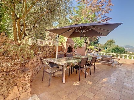 vente villa 8 pièces 221.94 m²