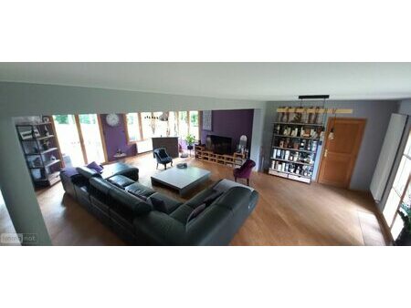 vente propriété 8 pièces 313 m²