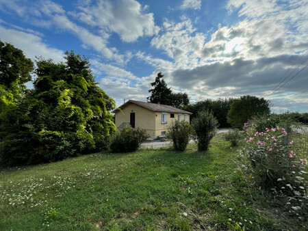 1h de toulouse  maison individuelle de 1974 sur 1840 m² de jardin clôturé  3 chambres  séj