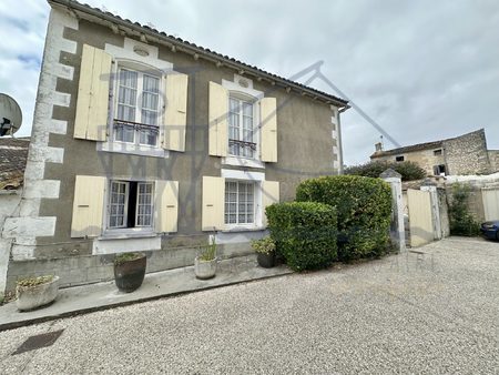 maison de village en centre-bourg