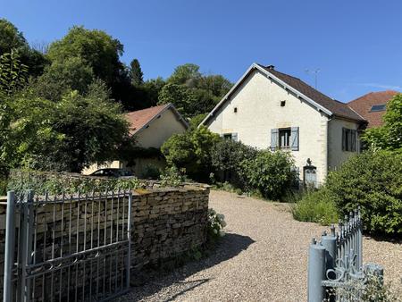 ferme renovée en deux parties habitables