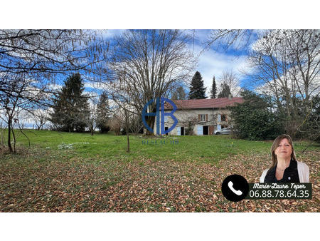 maison de type ferme avec dépendances sur terrain de 2000m²