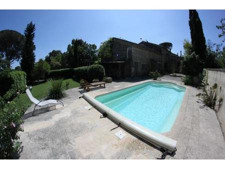 mas restauré avec piscine au pont du gard à vendre