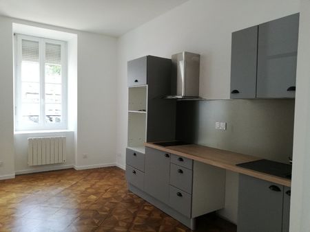 à louer appartement t2 en rez de chaussée à mauriac