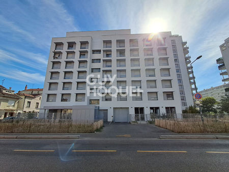 a vendre  garage fermé  proximité gratte ciel  villeurbanne (69100)