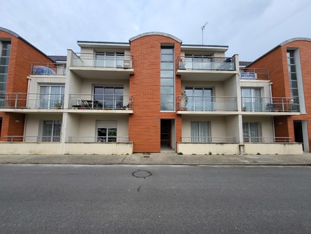 vente appartement t2 52 m² 1er etage + pk aérien - plein centre de nort-sur-erdre