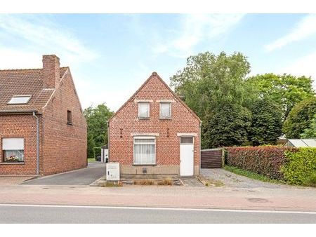 te renoveren woning met prachtige tuin!