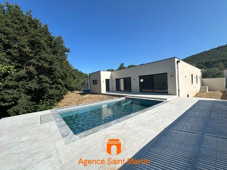 villa contemporaine avec piscine