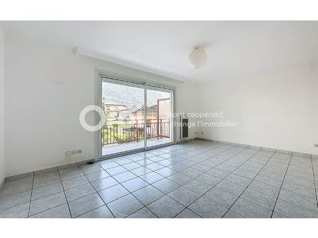 location appartement  m² t-4 à albertville  935 €