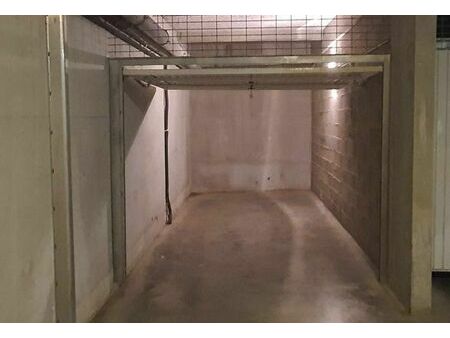 box garage fermé 12m² - quartier boutonnet  rue pouget