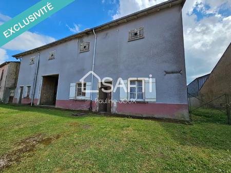 ancienne ferme à renover avec des grandes dépendances et un terrain