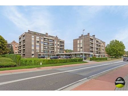 ruim appartement met 3 slk en garage in lummen centrum