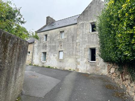 ancien corp de ferme sur un terrain de 1070 m2 plein centre