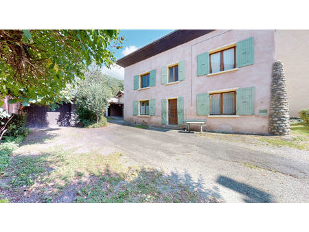 maison à rénover de 95m2 sur la commune du versoud ( 38420)