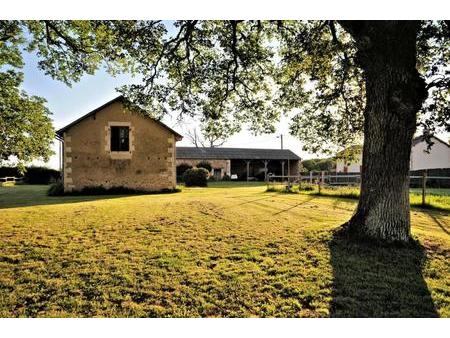 maison avec box chevaux proche de sainte-radegonde