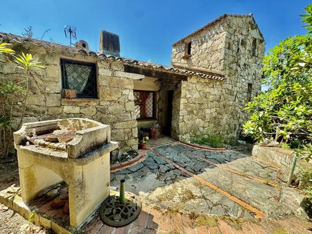 maison en pierre à cauro