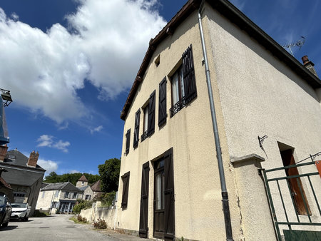 maison de bourg à montaigu le blin