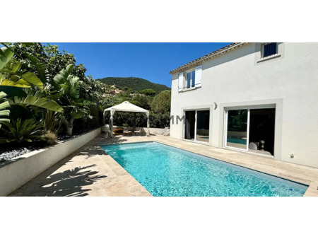 villa avec piscine et terrasse cavalaire-sur-mer (83)