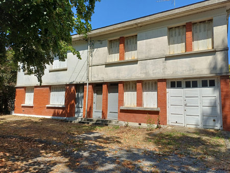 ensemble immobilier de quatre appartements à rénover