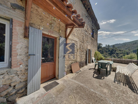 ardeche !!! ancien corps de ferme dans un petit hameau calme