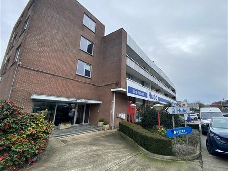 appartement confortable de 2 chambres avec grande terrasse a