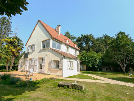 maison et son parc arbore dans la vallee de la juine