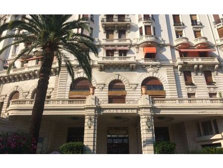 location appartement  m² t-2 à nice  1 065 €