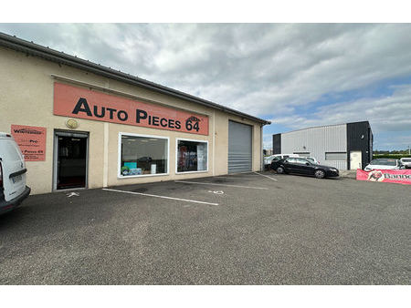 location commerce 237 m² lescar (64230)