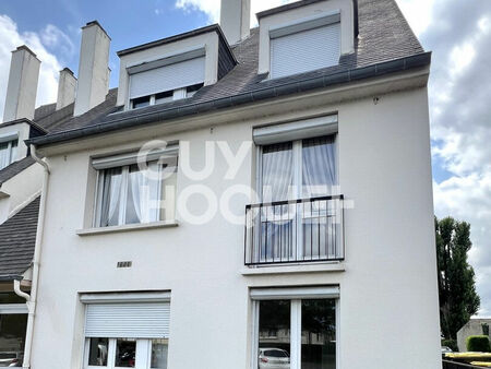 a vendre  appartement de 70 90 m² carrez en rez-de-jardin à bayeux (14400).