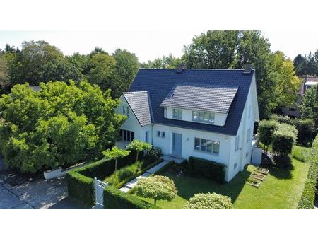 jolie villa à vendre à proximité du centre de meise