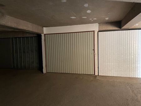 garage à louer à l'année