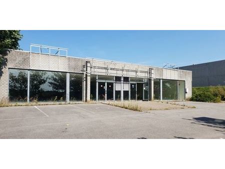 offre rare : surface commerciale 1000 m² avec parkings