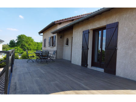 vente maison 6 pièces 150 m² pusignan (69330)