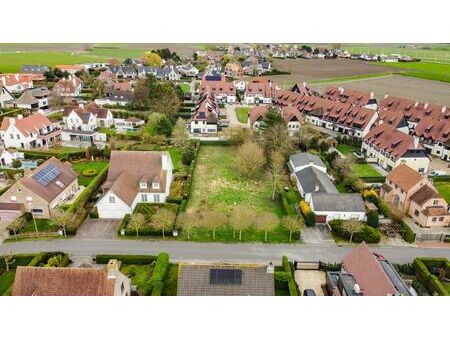 uitzonderlijke bouwgrond in een residentiële villawijk