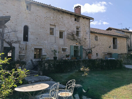 maison de caractère haut de gamme à la rochefoucauld en angoumois