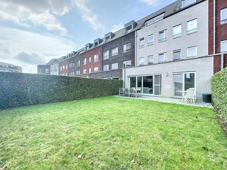 appartement te huur in sint-amandsberg met 3 slaapkamers