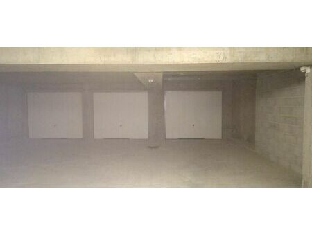 garage + cave box = 22 18m2  quartier du macchione