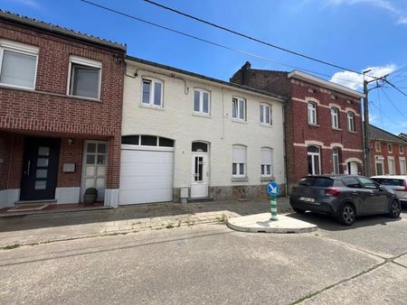 charmante maison villageoise proche des facilités!