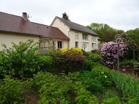 maison contemporaine dans cadre verdoyant