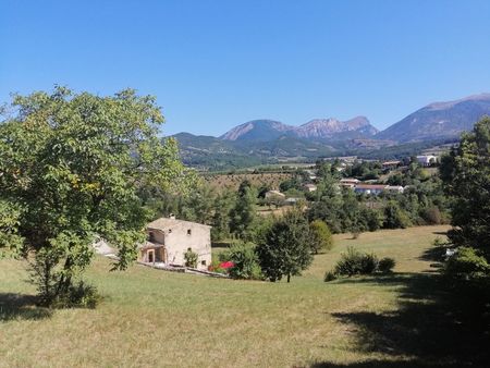 maison en pierre sur 1 5 hectares