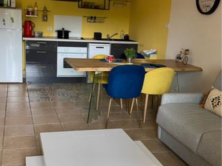 apt t2 avec parking + jardin privé + piscine commune