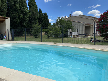 belle villa en location avec piscine sur mondragon