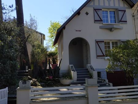 maison meublée  3 chambres à 300m de la plage et commerces à l'ocean