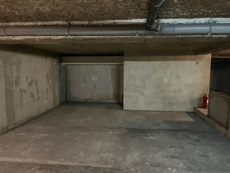 parking 15m2 75020