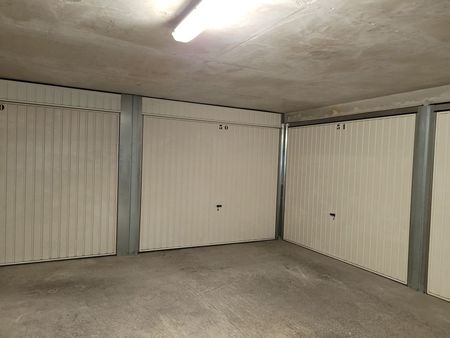 location grand garage centre saint-raphael