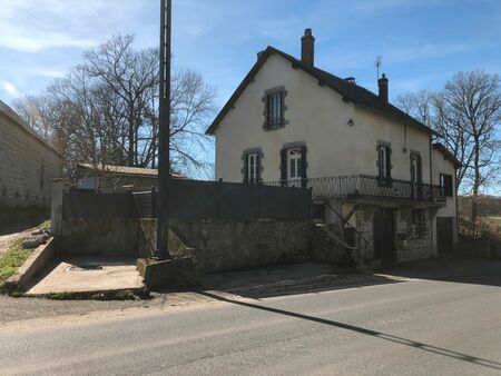 maison individuelle en pierre à giat