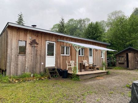 propriete de vacances de + 1 ha avec chalet et etang